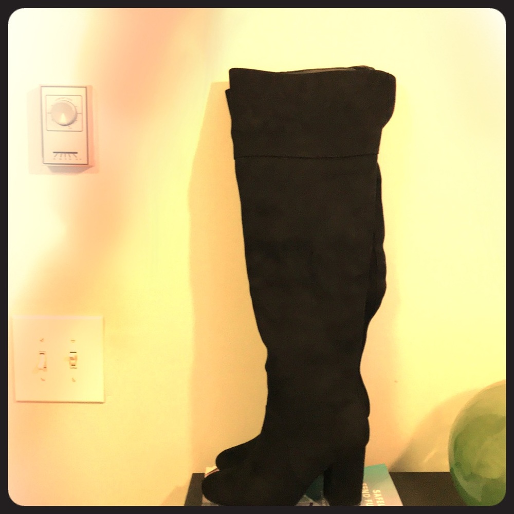 Rozena knee High Black boots Size 7